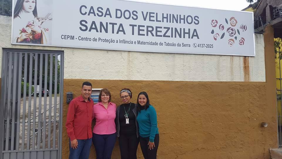 Joice Silva e Johnatan Noventa visitam Casa dos Velhinhos Santa Terezinha