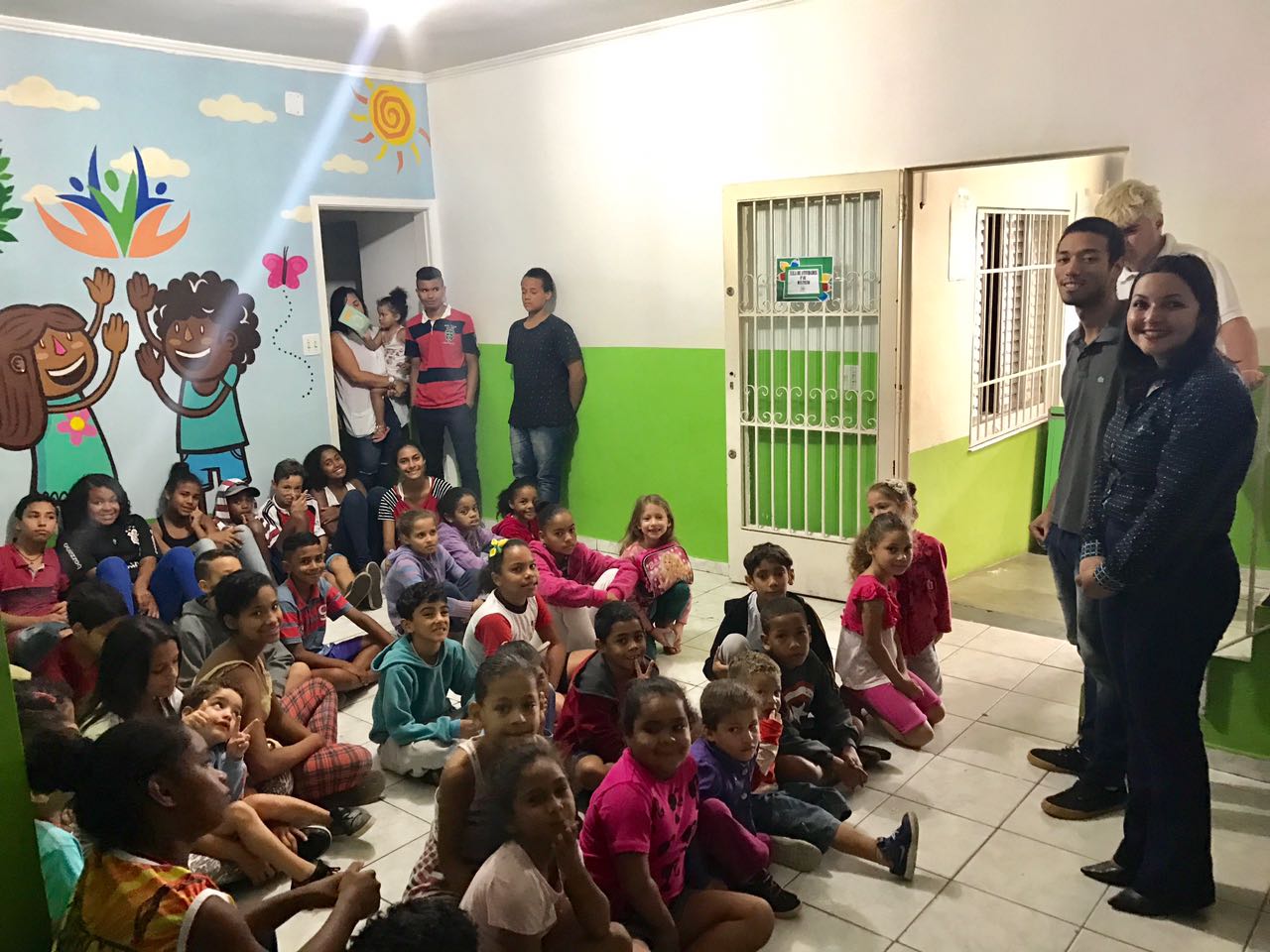 Presidente da Câmara de Taboão, Joice Silva, visita Ong Sementes do Amanhã