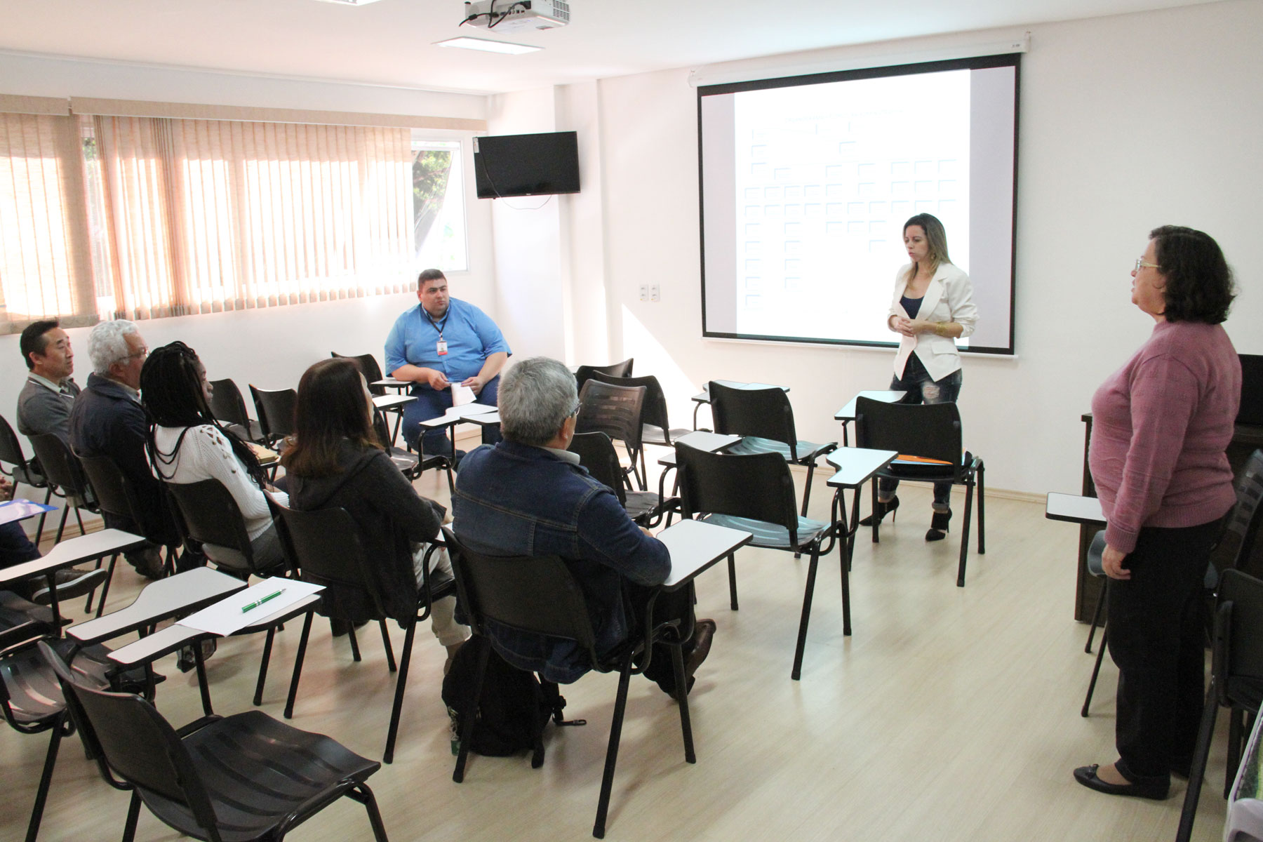 Novos funcionários efetivos assumem cargos na Câmara Municipal