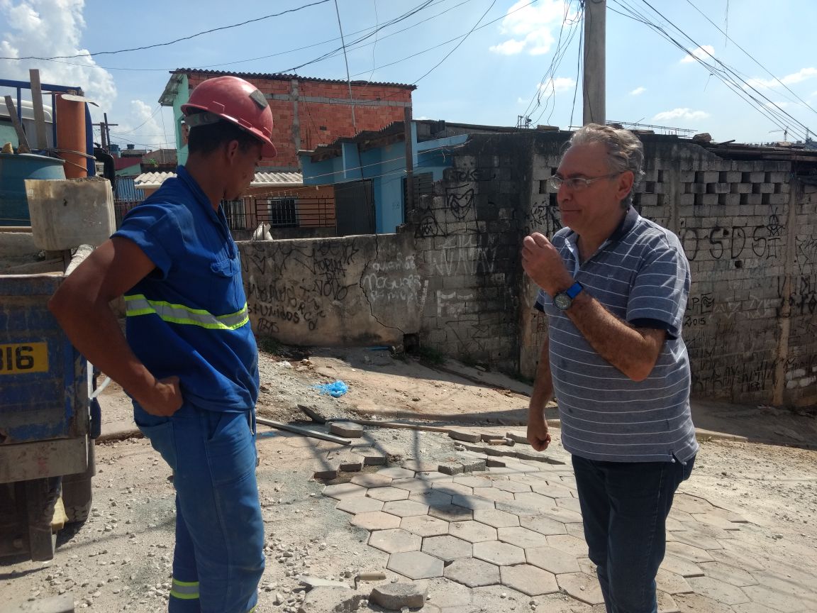 Vereador André Egydio celebra conquista de benfeitorias no Jd. Record