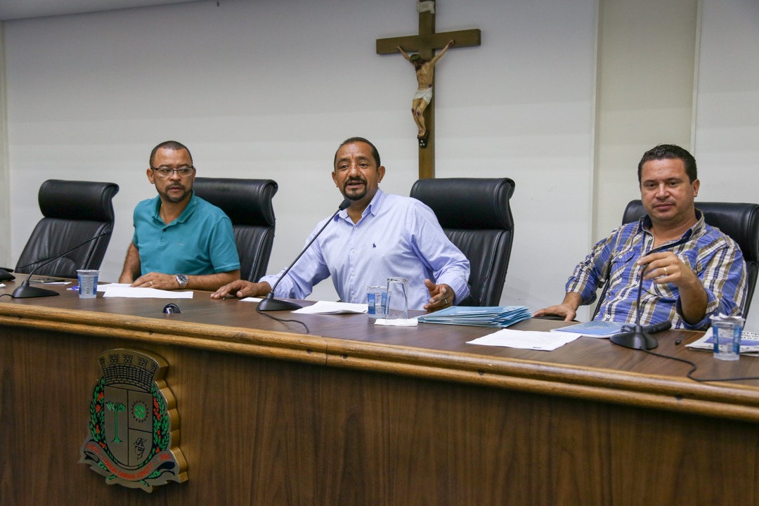 Comissão de Justiça e Redação discute projeto para criar Conselho Municipal de Políticas Sobre Drogas em Taboão