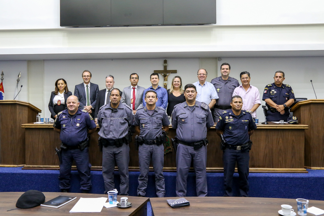 Câmara Municipal debate segurança para vans escolares em Taboão da Serra