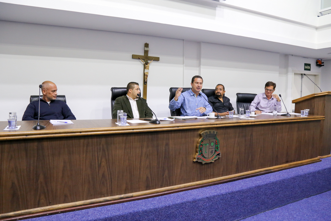 Gestão de resultados da Educação de Taboão é apresentada em Audiência Pública